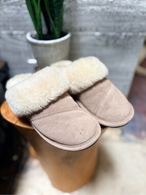Nuknuuk | Sheepskin Plush Suede Slip-On Mule Slippers - Women's 8, Beige/White
